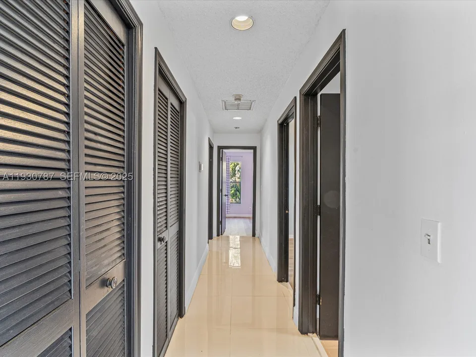 f5c6087342d8c2672022ea87429e46e9l-m1092648987rd-w960_h720 Coral Springs House