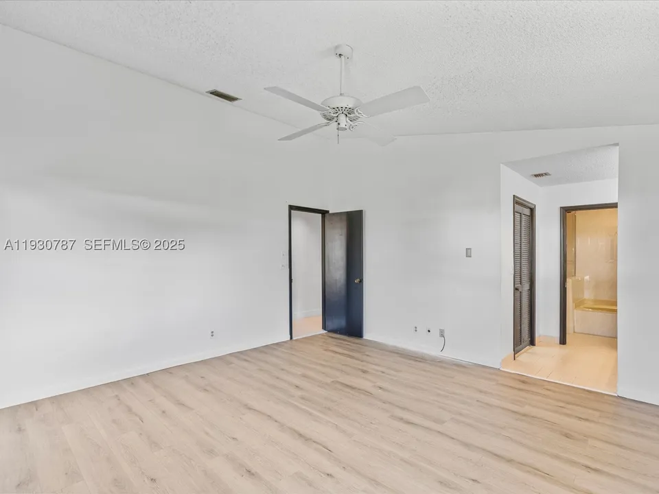 f5c6087342d8c2672022ea87429e46e9l-m1970331345rd-w960_h720 Coral Springs House