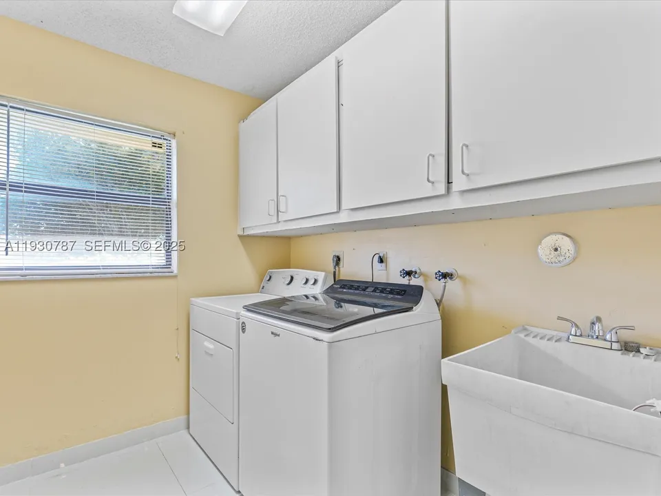 f5c6087342d8c2672022ea87429e46e9l-m2236665489rd-w960_h720 Coral Springs House