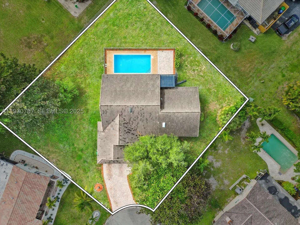 f5c6087342d8c2672022ea87429e46e9l-m2823540283rd-w960_h720 Coral Springs House