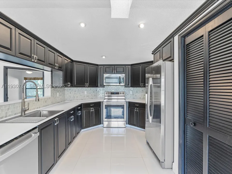 f5c6087342d8c2672022ea87429e46e9l-m3758618695rd-w960_h720 Coral Springs House