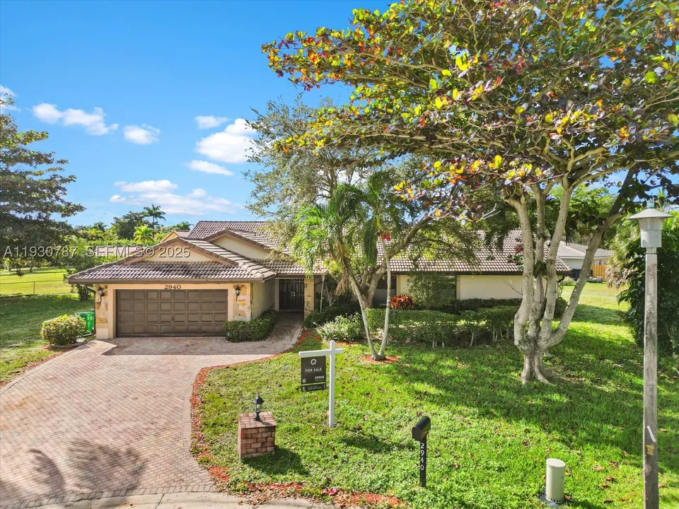 f5c6087342d8c2672022ea87429e46e9l-m4059090132rd-w960_h720 Coral Springs House