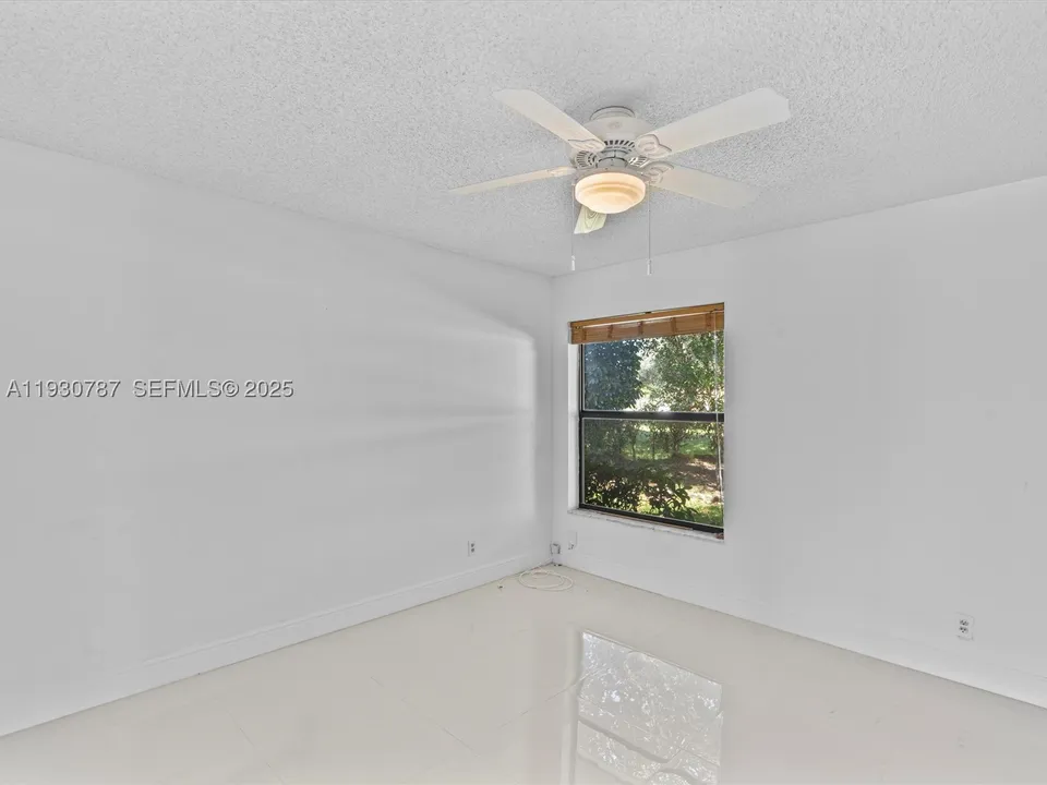 f5c6087342d8c2672022ea87429e46e9l-m4084259738rd-w960_h720 Coral Springs House