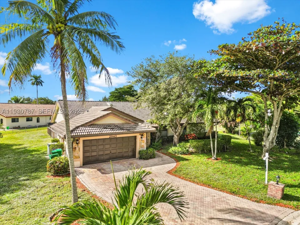 f5c6087342d8c2672022ea87429e46e9l-m909315765rd-w960_h720 Coral Springs House